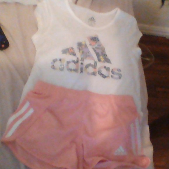 ADIDAS OUTFIT - Picture 1 of 1